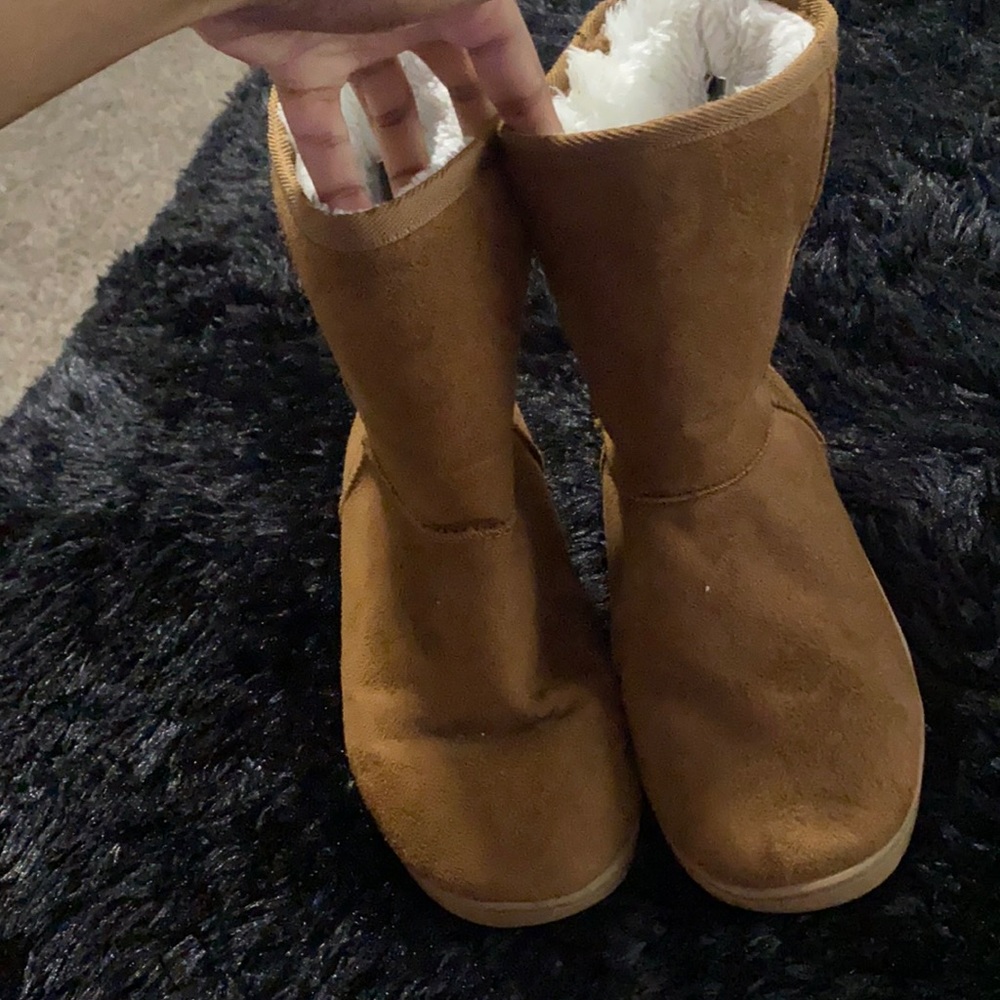 Brown winter boots
